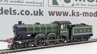 PRE-OWNED Hornby R1033 Class B12, LNER Green, 8544 [C1]