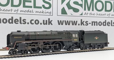 PRE-OWNED Hornby R2457 Britannia Class, 70054, BR Green, late crest, factory weathered [C1]