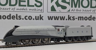 PRE-OWNED Hornby R099, A4 Class 'Silver Fox' 2512, LNER Grey [C3]
