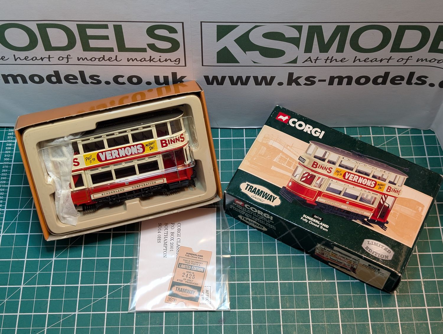 PRE-OWNED Corgi Tramway Classics: 36710, Sunderland, Double Deck Fully-Closed Tram (1:76)