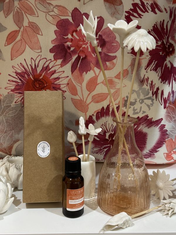 Bud Vase Flower Gift Set with Oil