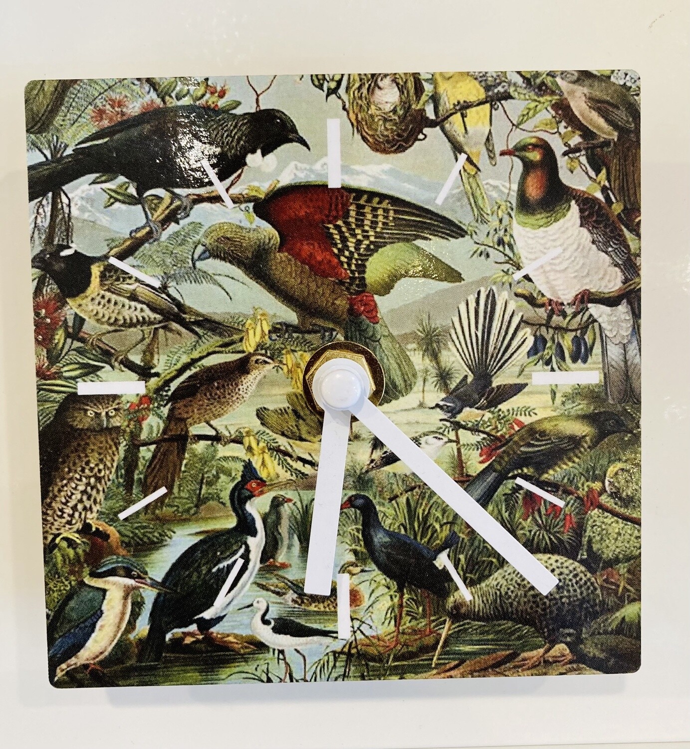 Magnetic Clock, Design: Buller Montage