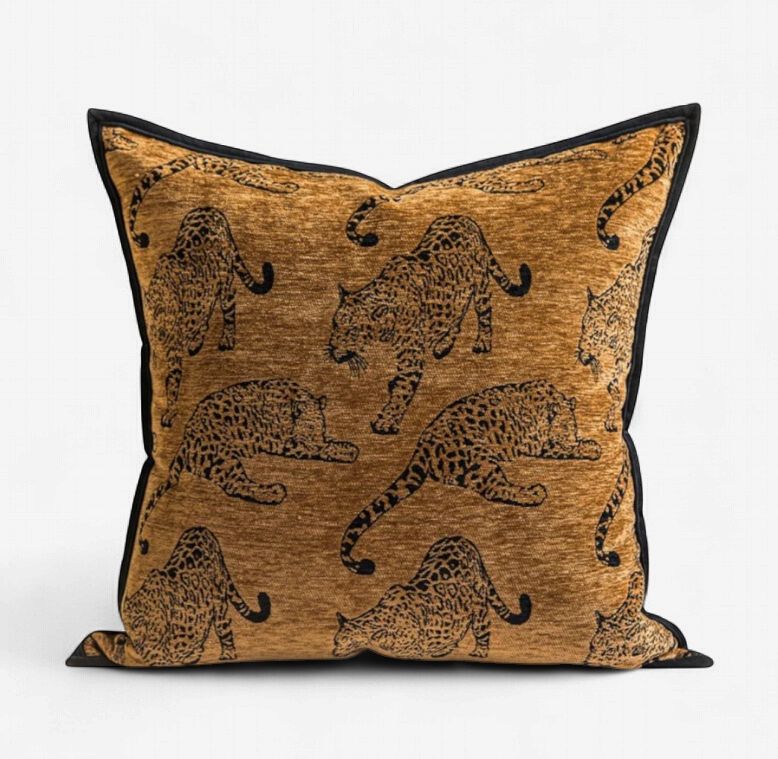 Cushion Leopard Rust Velvet 50cm