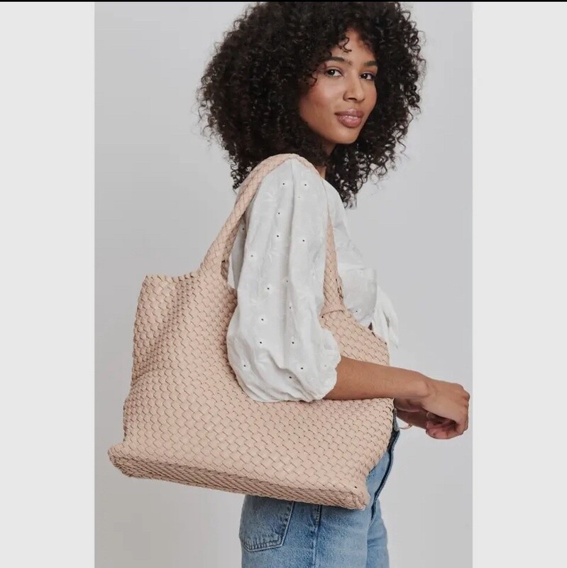 Laura tote bag