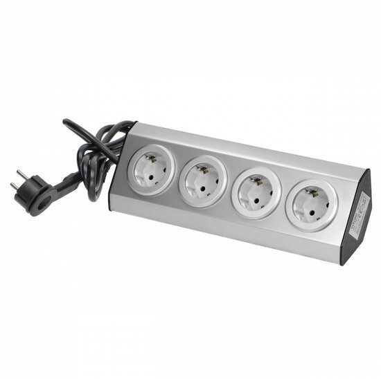 4 Stopcontact. 1,5 Meter kabel - Zilver