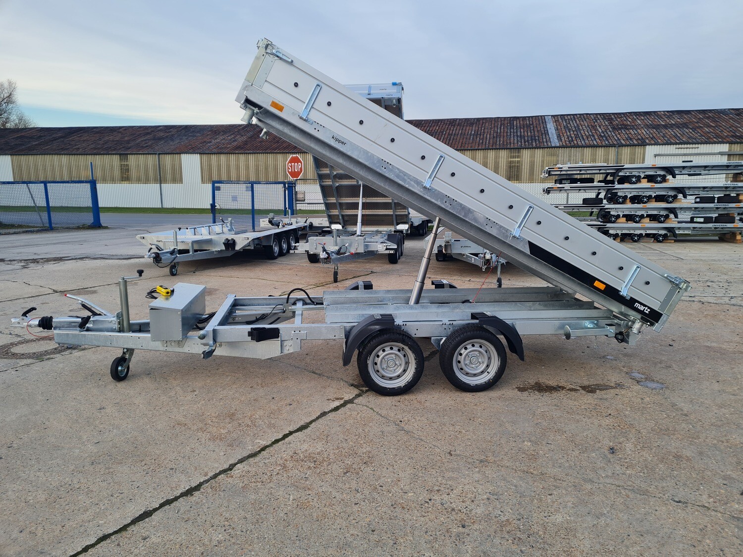 Martz Autoanhänger Dreiseitenkipper Kipper 3,65m x 1,71m 3500kg Alubordwände⭐NEU⭐