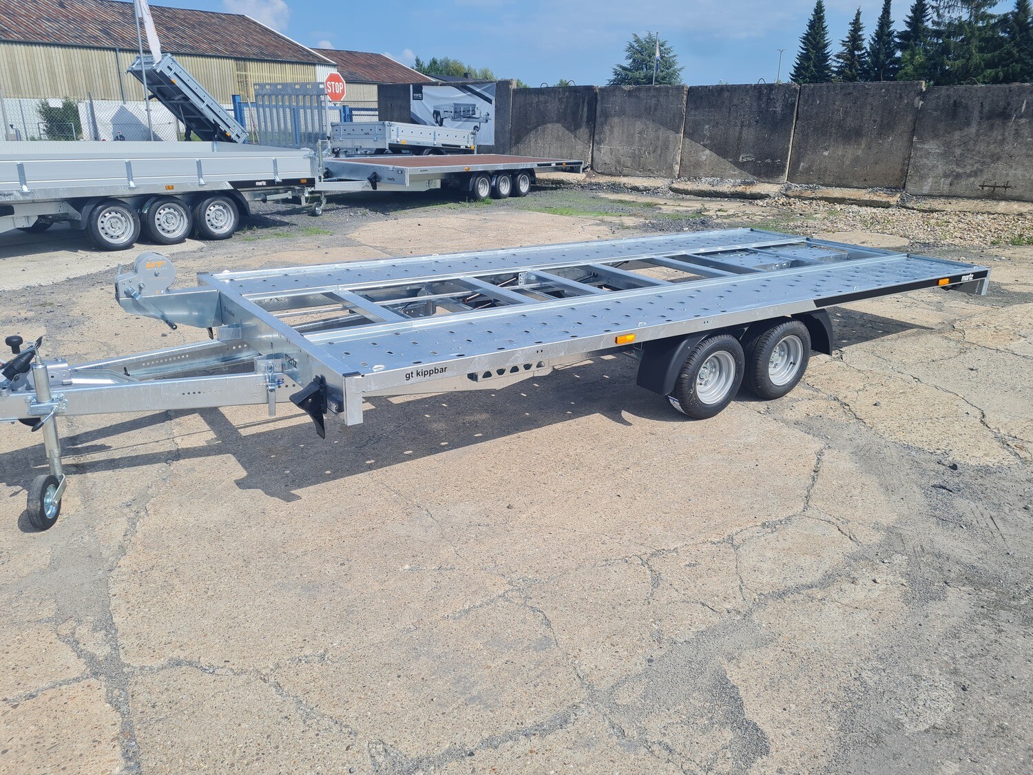 Autoanhänger Autotransporter Autotrailer kippbar 4,56m x 2,0m 2700kg mit Stahlstandschienen rechts/links⭐NEU⭐