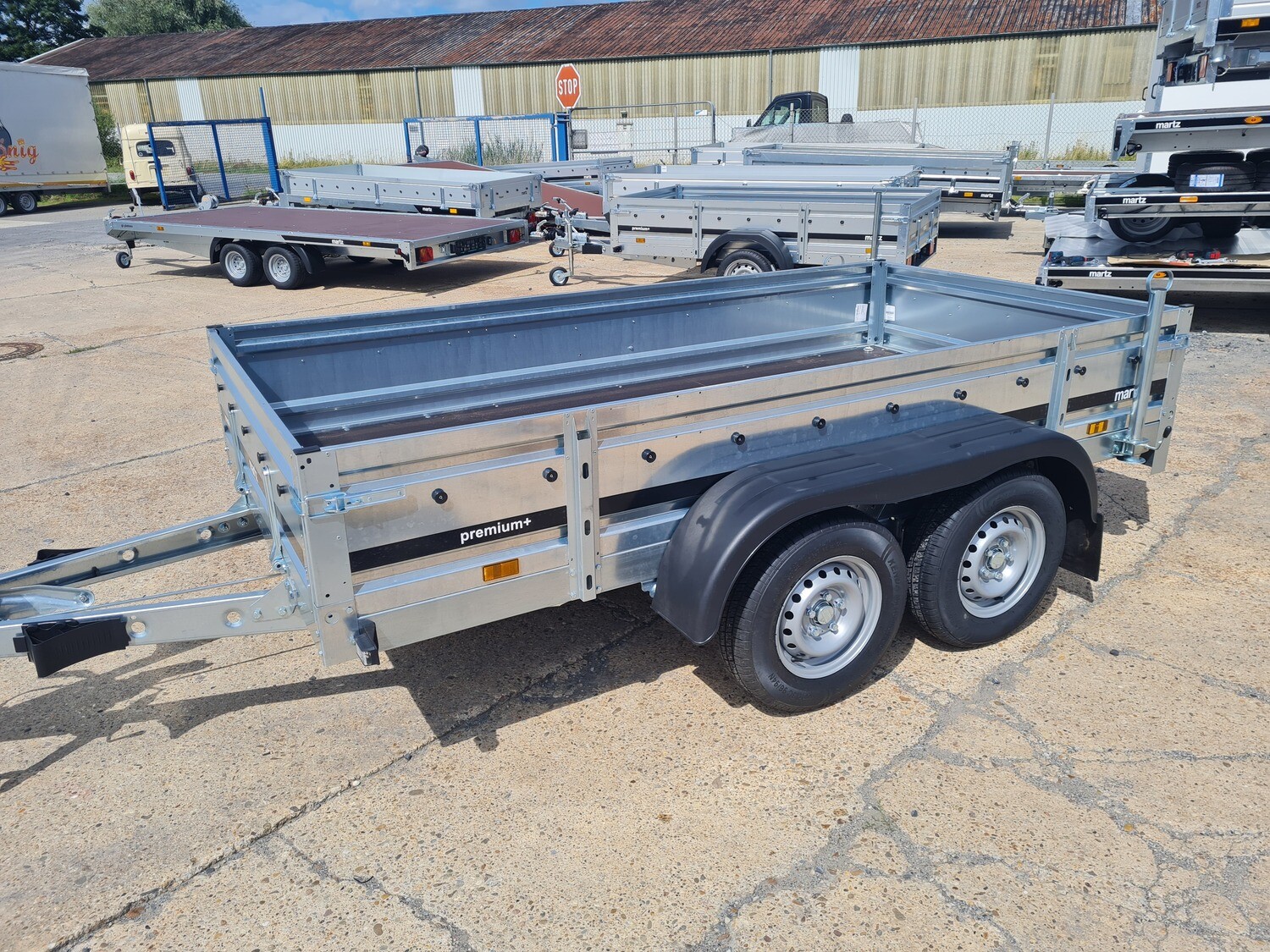 Autoanhänger Kastenanhänger Tieflader 2,64m x 1,26m 1500kg⭐NEU⭐