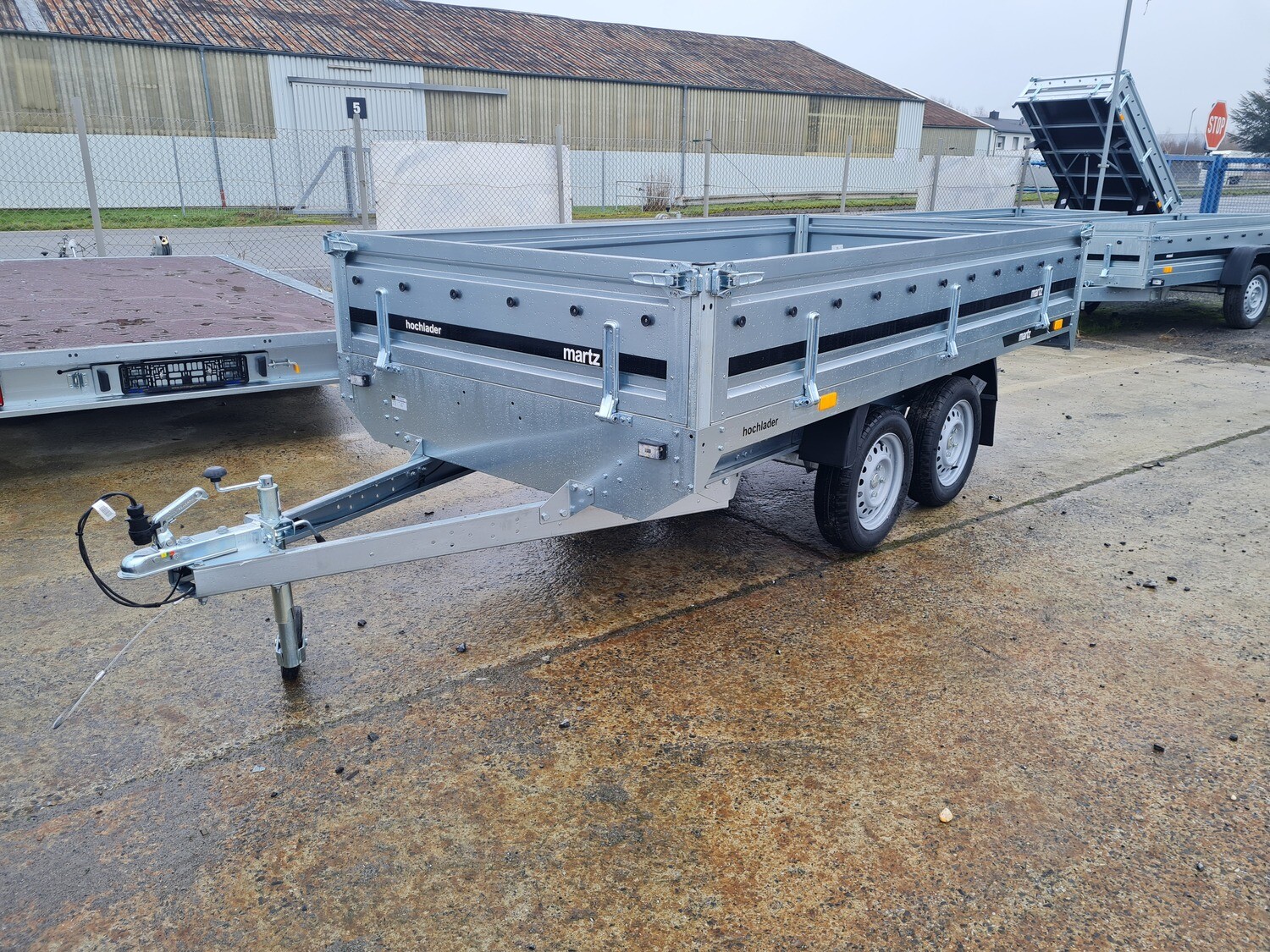 Autoanhänger Hochlader Kastenanhänger 2,50m x 1,51m 750kg ⭐NEU⭐