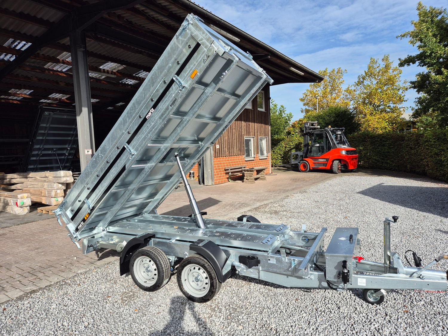 Martz Autoanhänger Rückwärtskipper Kipper mit Stahlbordwände 3,05m x 1,54m 2700kg elektrische und manuelle Pumpe⭐NEU⭐