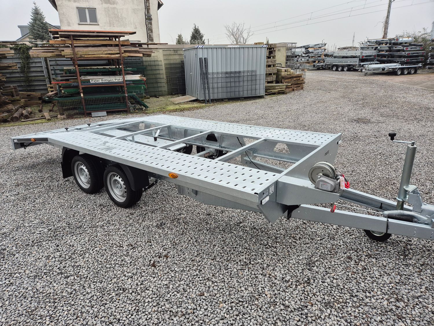 Martz Autoanhänger Autotransporter Autotrailer 4,52m x 2,05m 2,7t Stahlstandschienen rechts &amp; links⭐NEU⭐