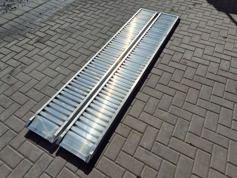 Auffahrrampen Alu für Autoanhänger Paar 200cm x 30cm 1800kg⭐NEU⭐