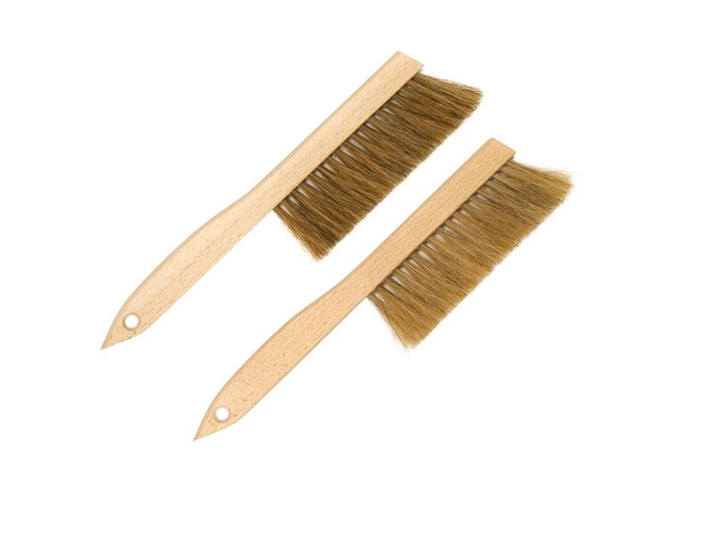 Bee brush with natural bristle, short