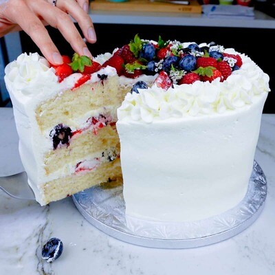 Vanilla cake whit fruits