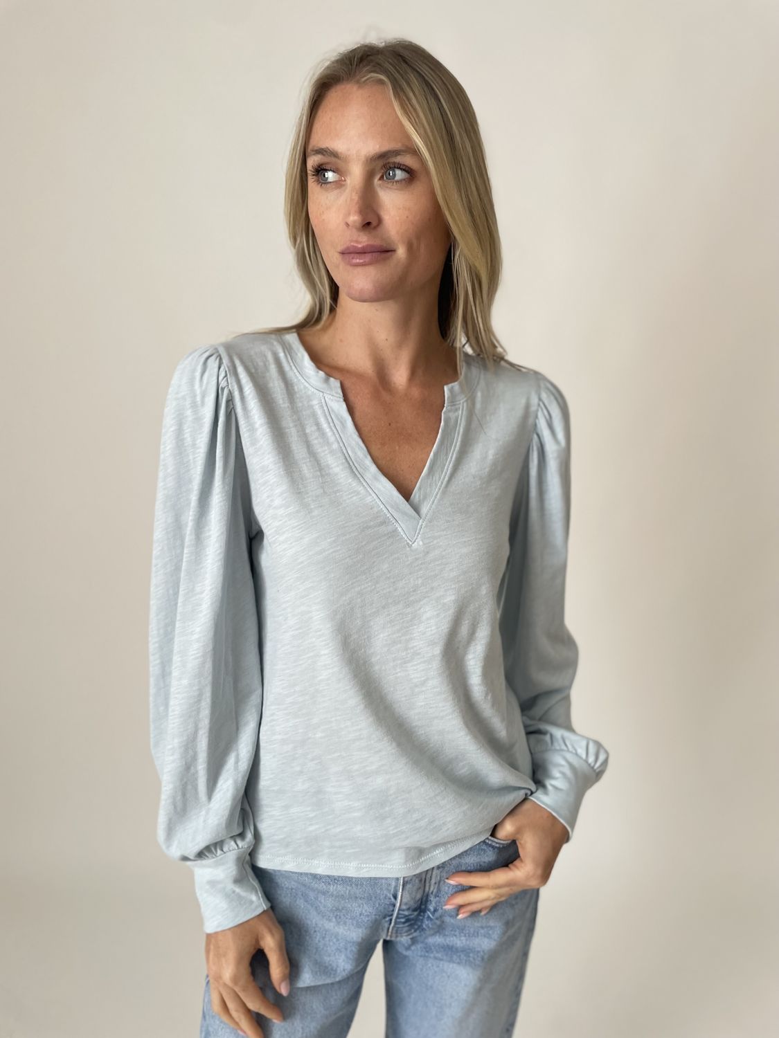 Kira V-Neck in Aquamarine