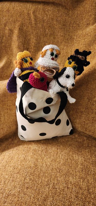 Henrietta the Honeybee Full Cast of Characters