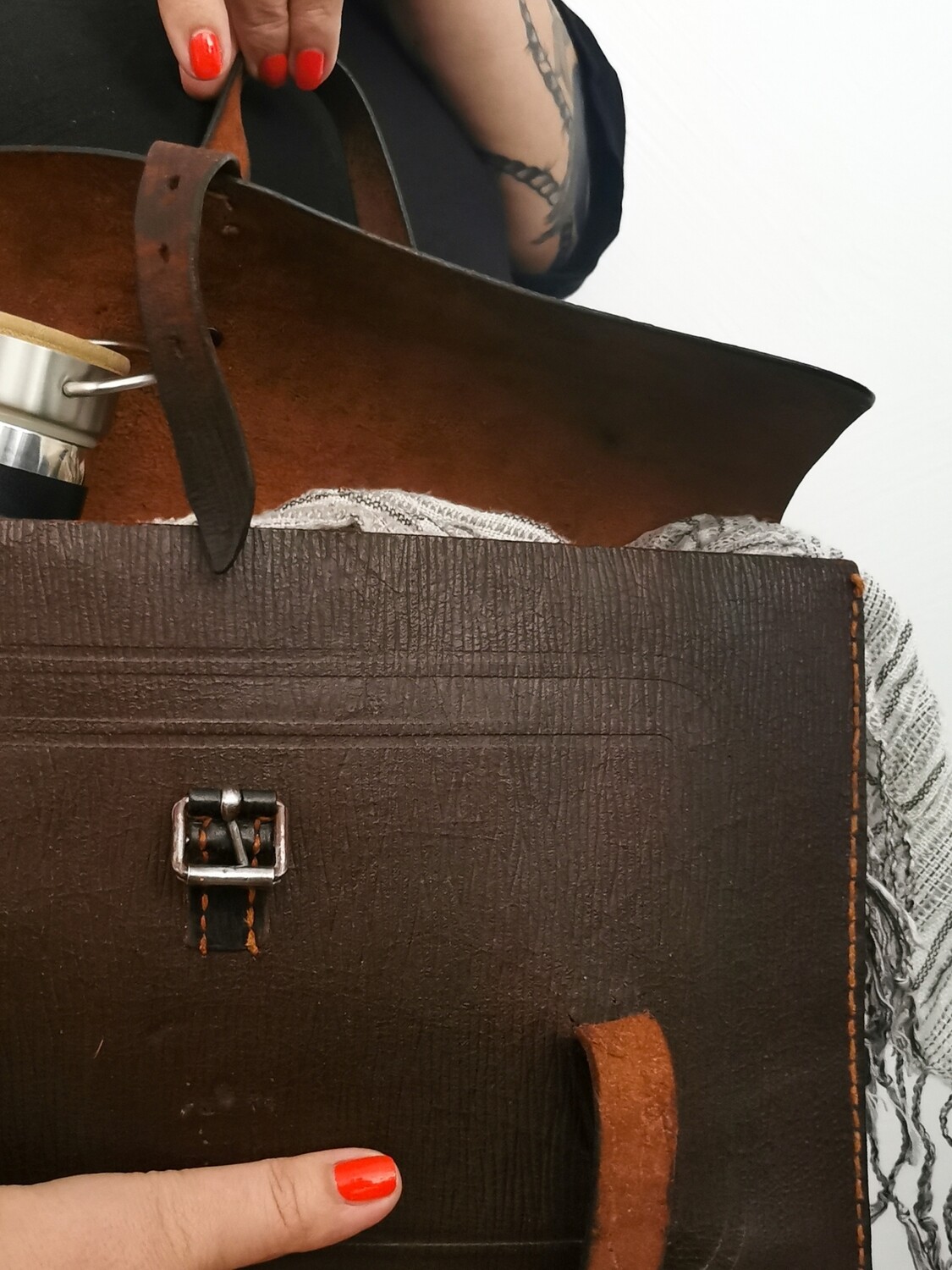 Einzigartige Handtasche aus einem Ranzen der 50er Jahre gefertigt
