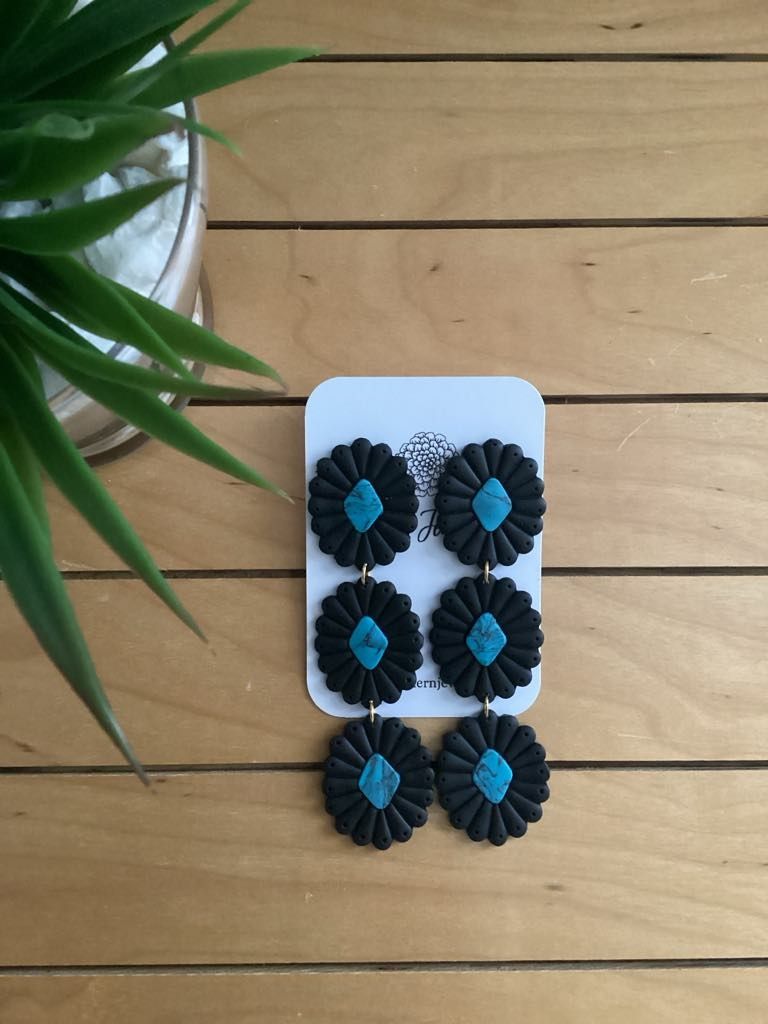 Black and Turquoise 3-tiered Squash Blossoms