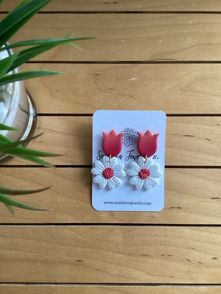 Red Ombre Tulips and Daisies