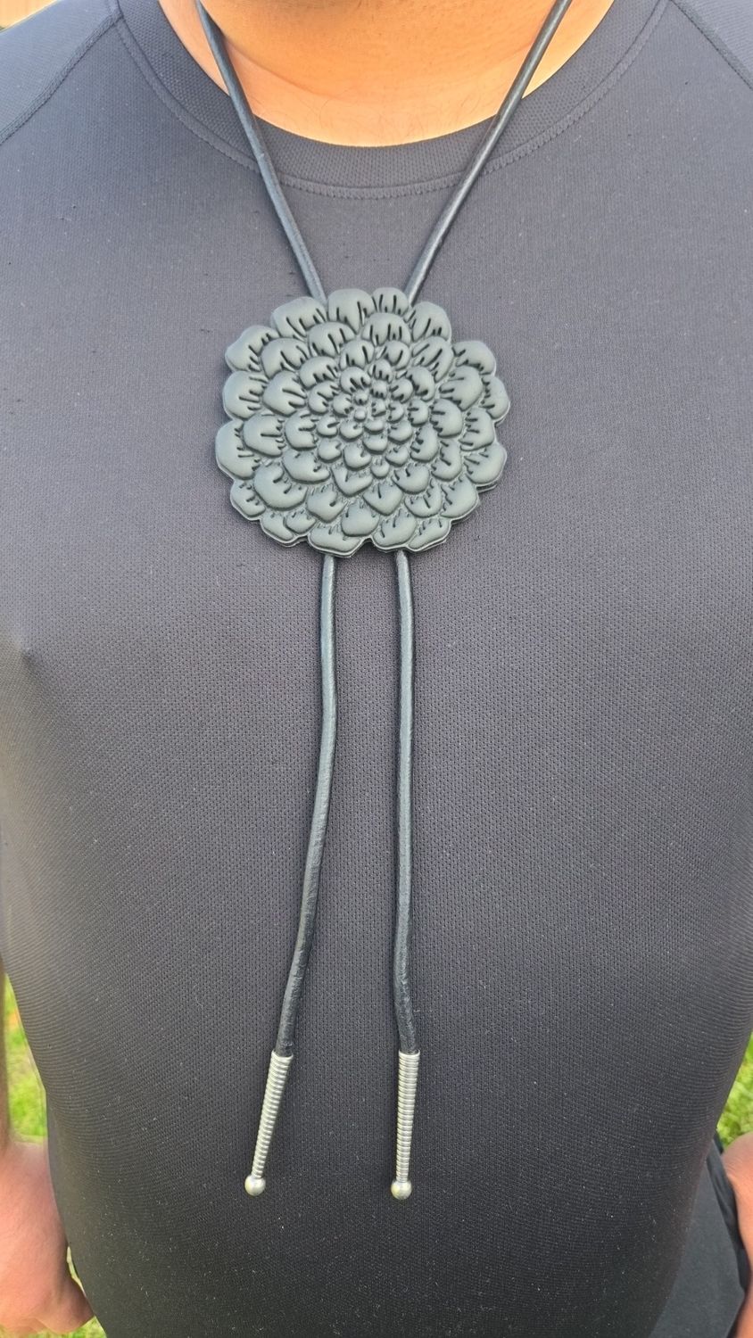 "New" Pinecone designed bolos