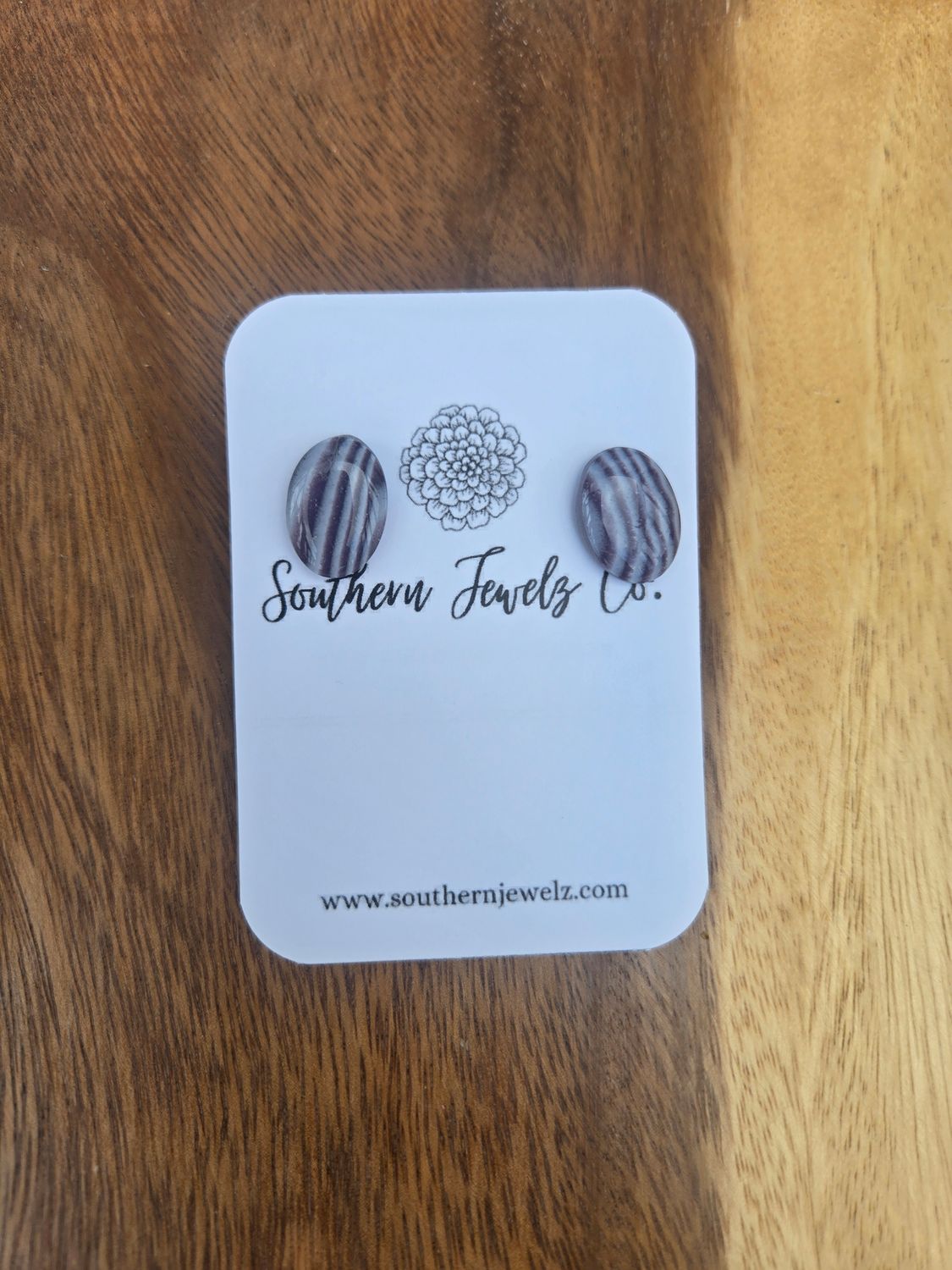 Wampum Mini Oval Studs