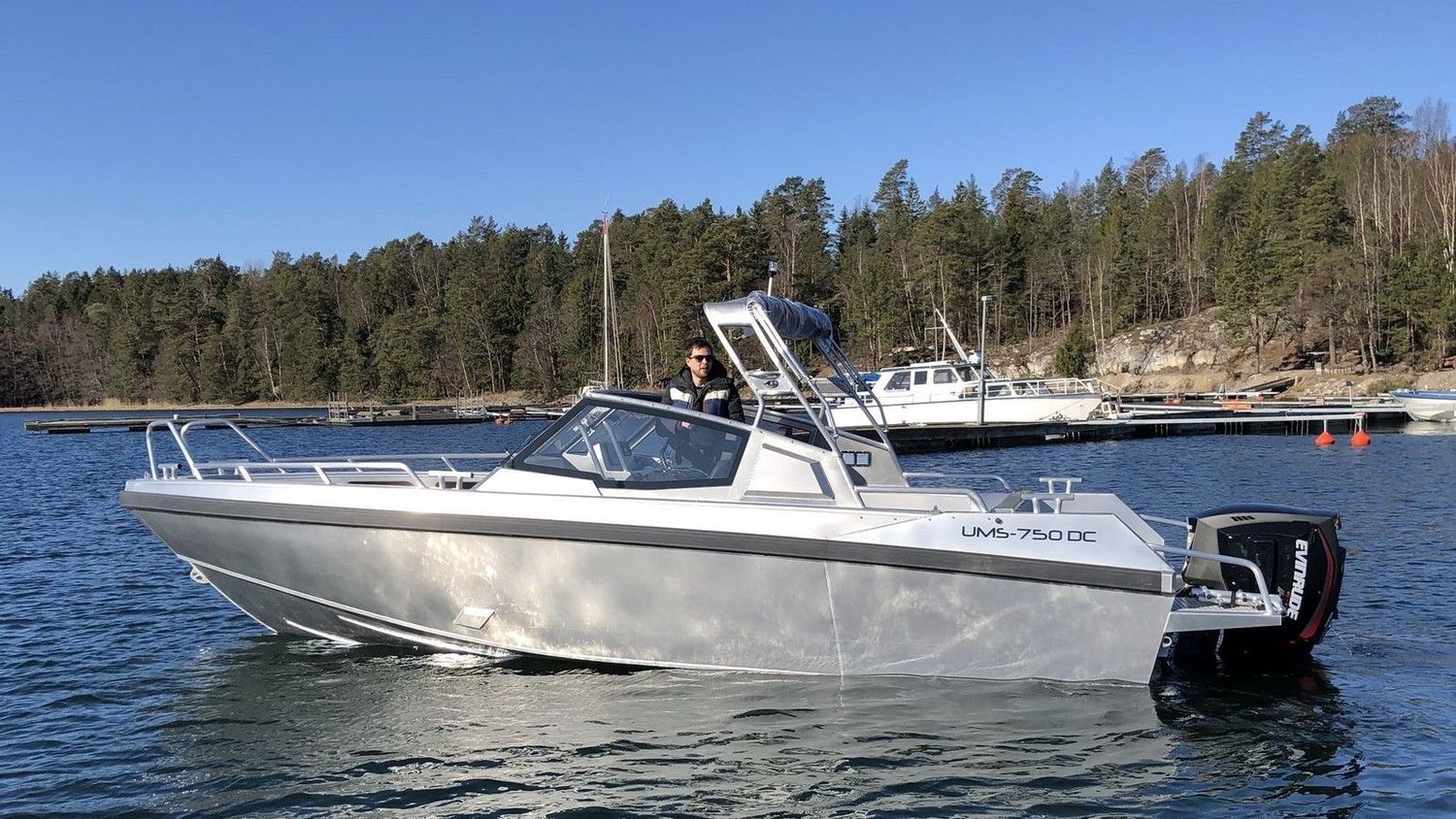 UMS Tuna 805 DC