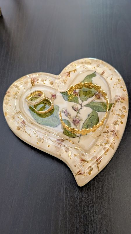 Herzförmige Schmuckschalen