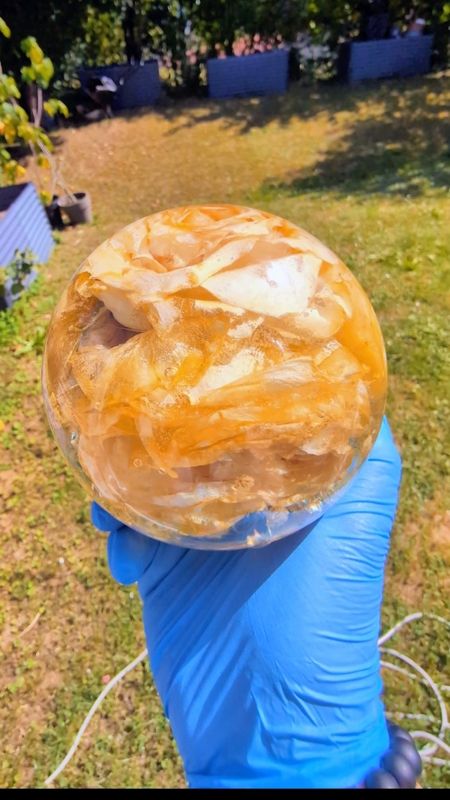 Kugel aus Epoxidharz mit flacher Stellfläche in 2 Größen