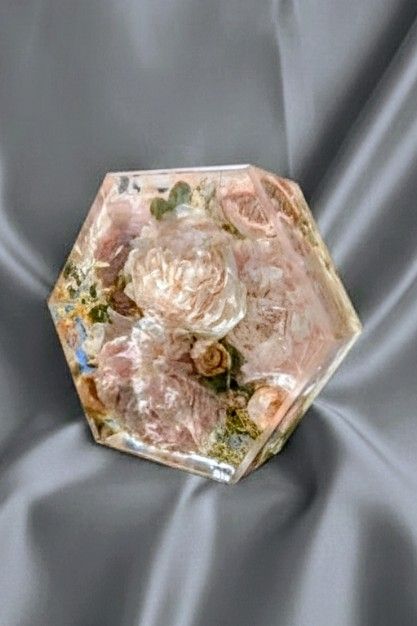 Hexagon in den Größen MIDI & MAXI und JUMBO | Personalisierbares Kunstwerk mit&nbsp;deinen Erinnerungen