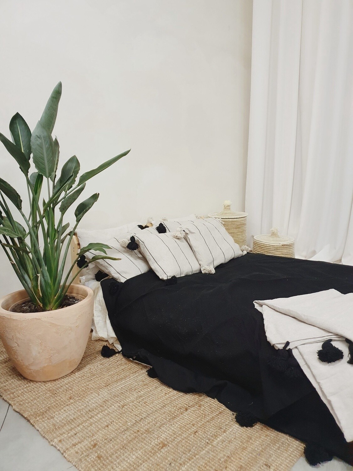 POMPOM Plaid-Zwart 100x180cm