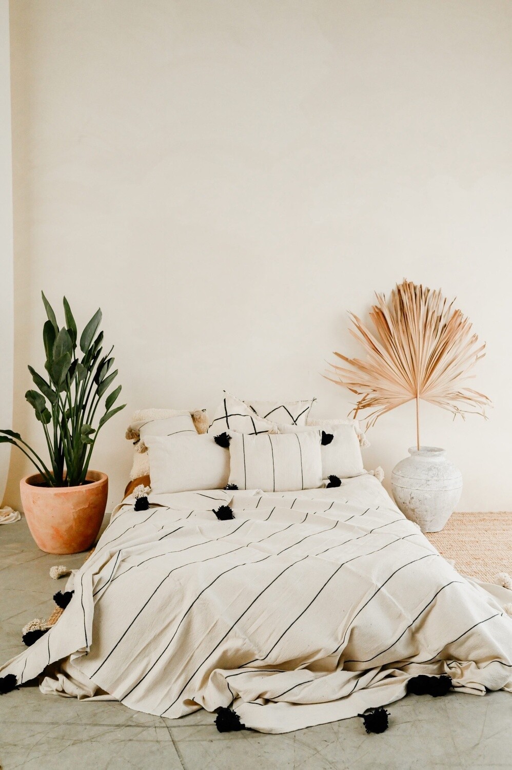 BEDSPREI met Poms  180x260cm diverse kleuren