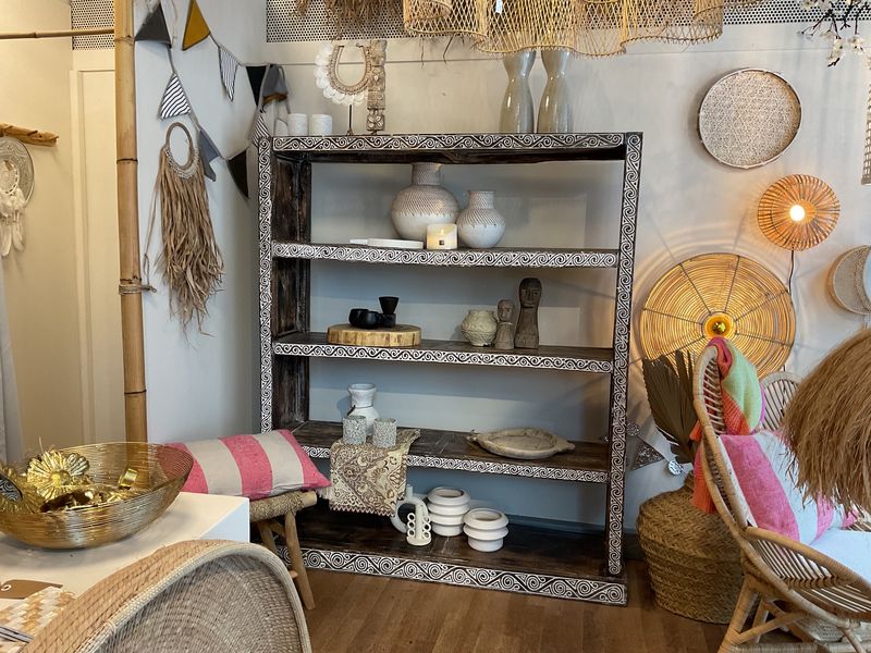 Carved  Kast 180x150x45cm