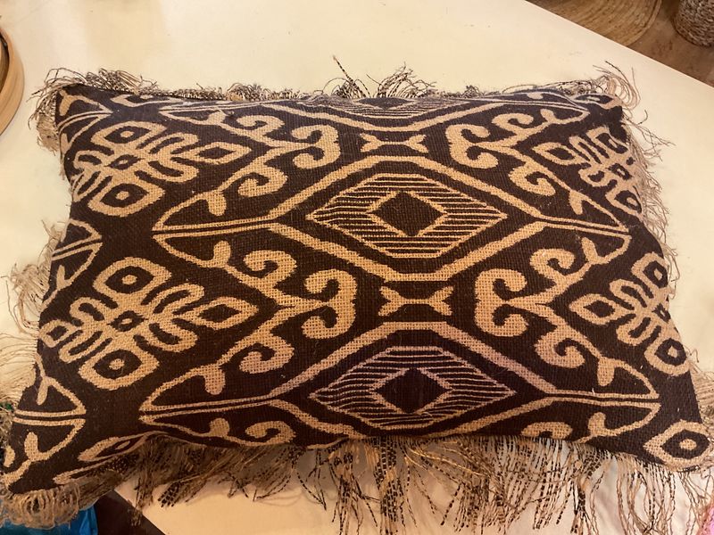 Jute kussen  naturel/ donkerbruine print