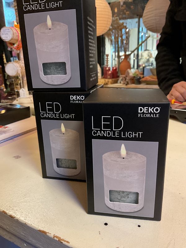 Led Kaars Licht groen  hoog 10 cm / dia 7,6cm