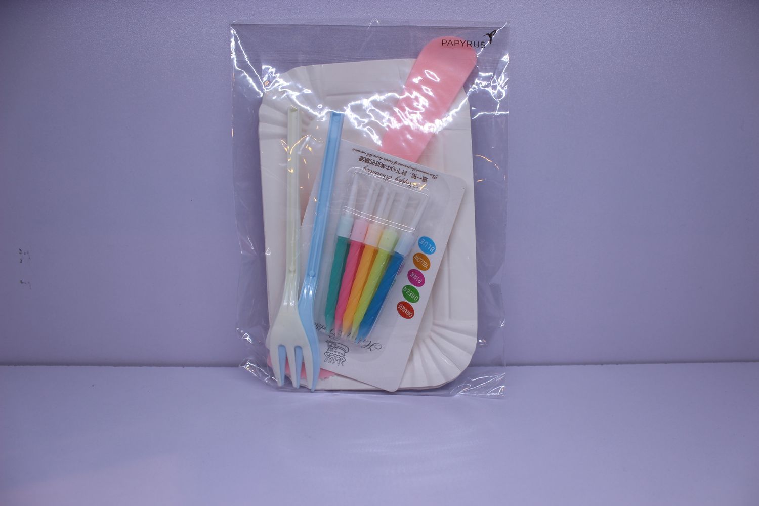 24315 CAKE PACK WITH CANDLES