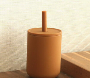 Baby sipping cup with straw no handle silicone, Colour: Brown