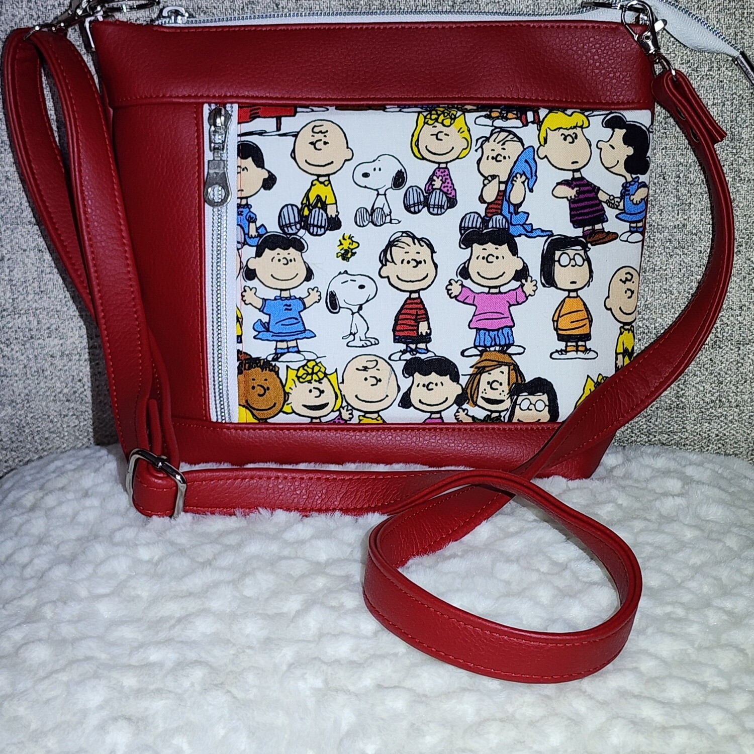 Peanuts purse
