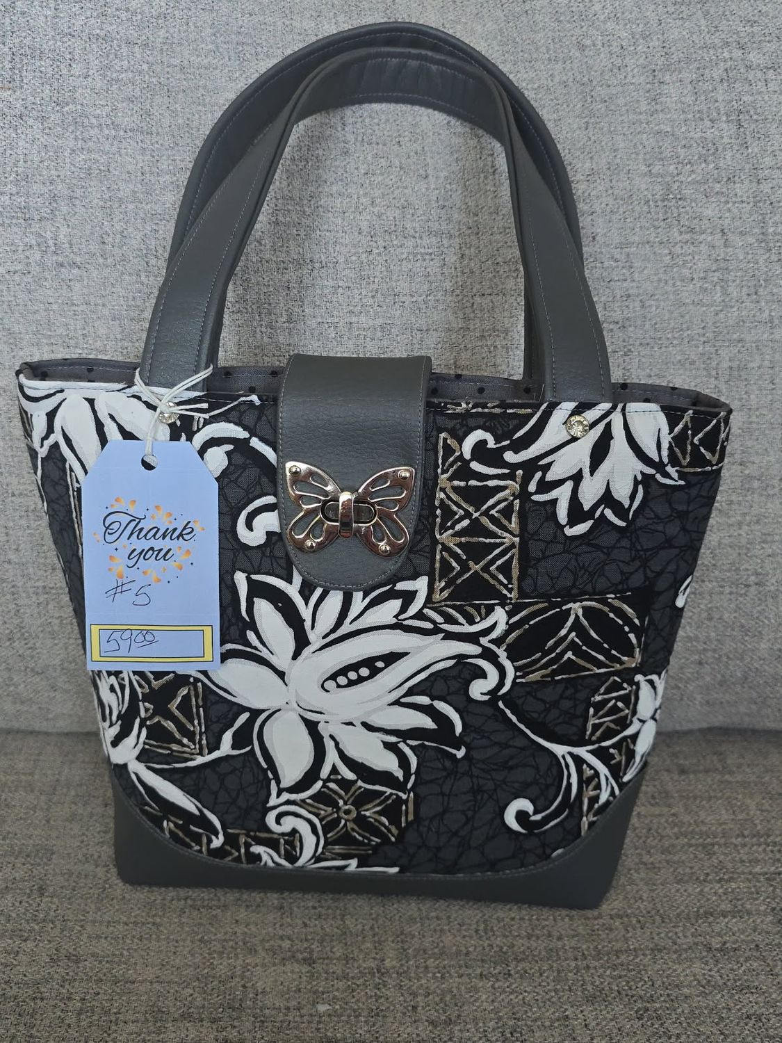 Black-and-White Butterfly-Clasp Purse