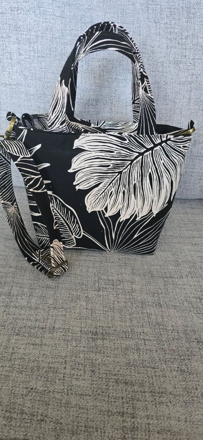 Hawaiian Leaf Print Handbag