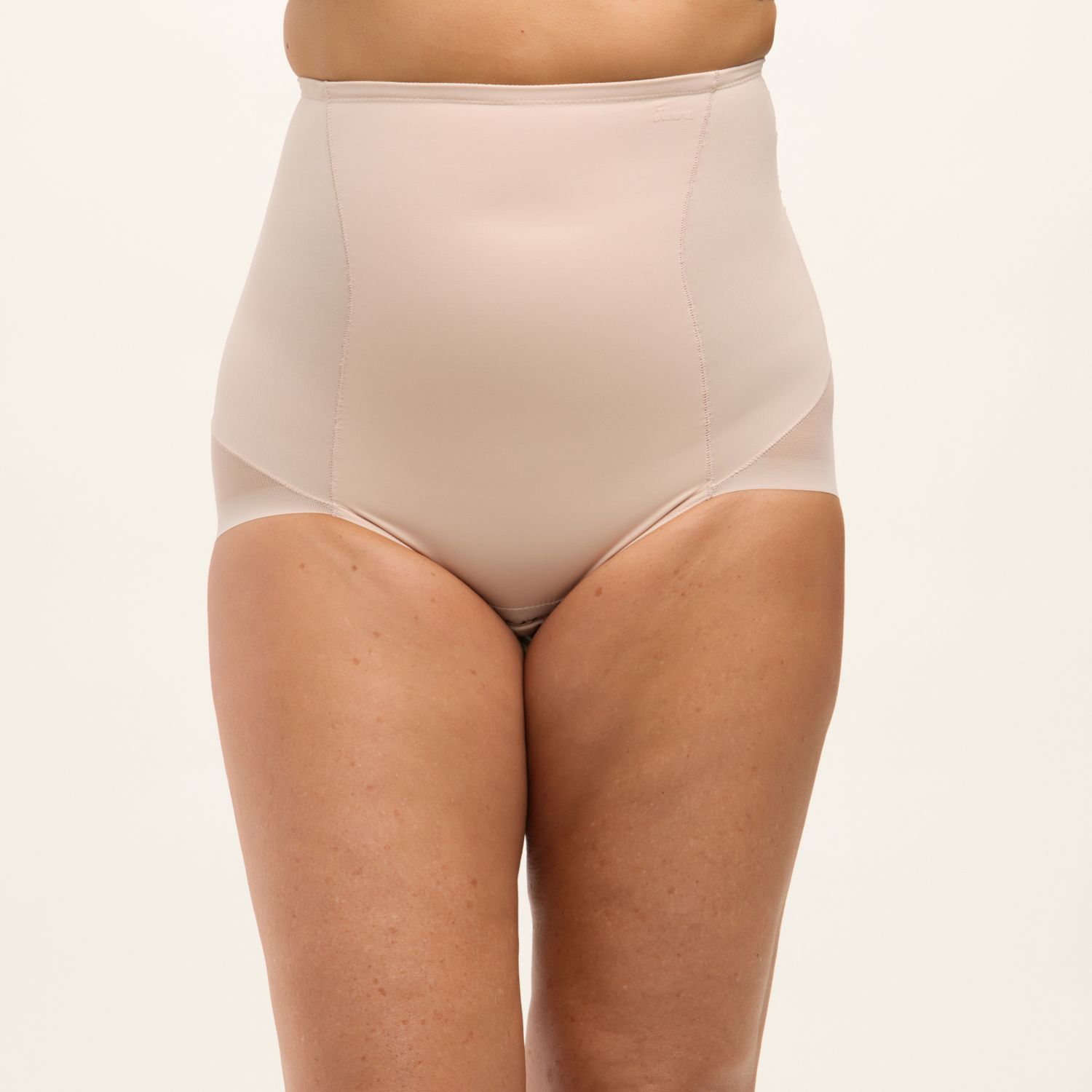 Janira Silueta Secrets 1031759 483
