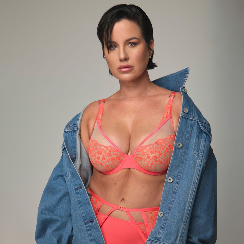 Prima Donna Angelou 0142486 JME