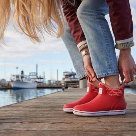 Ws Salmon Sisters 6 in Ankle Deck Boot