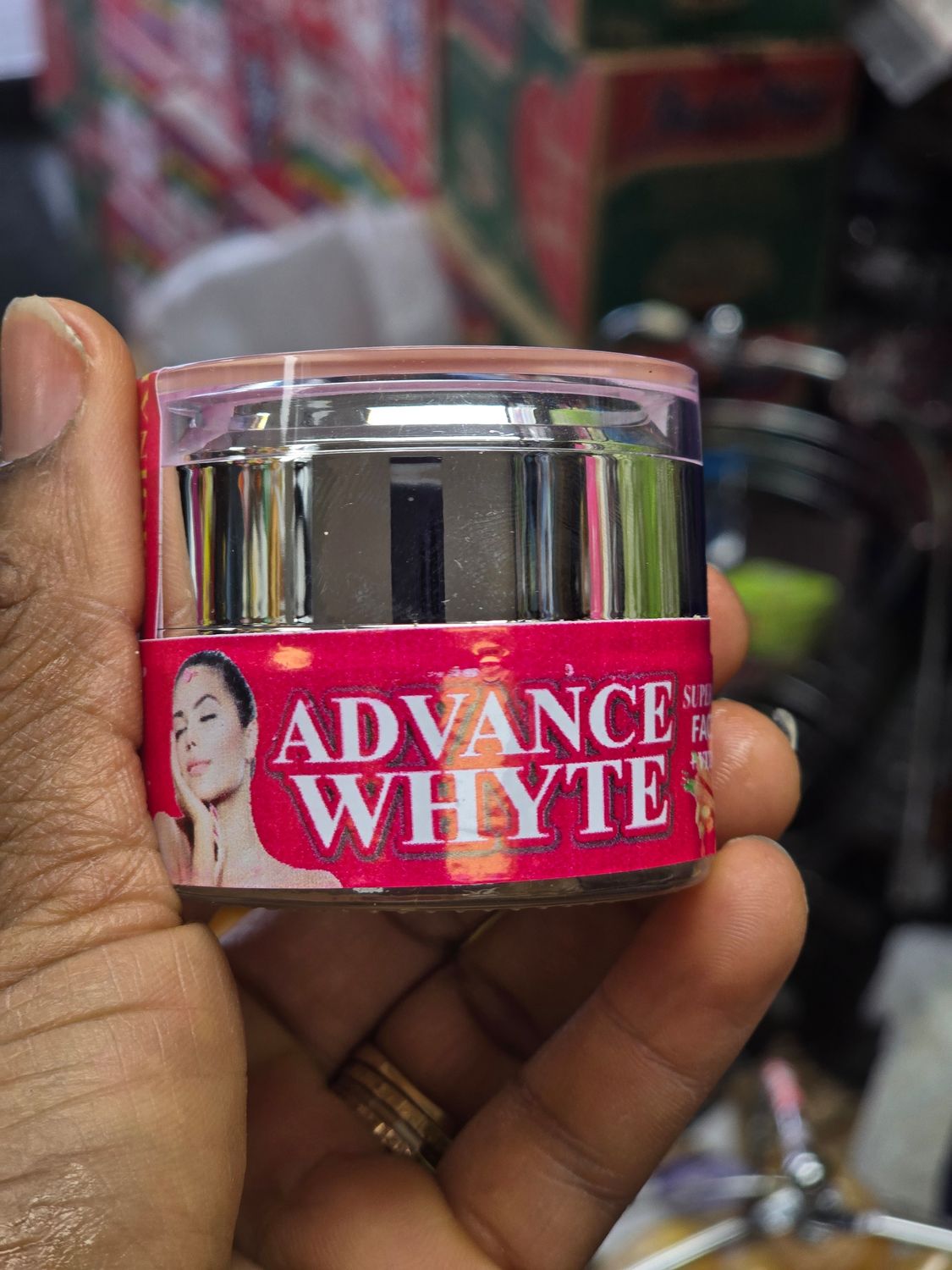 Advance Whyte face cream
