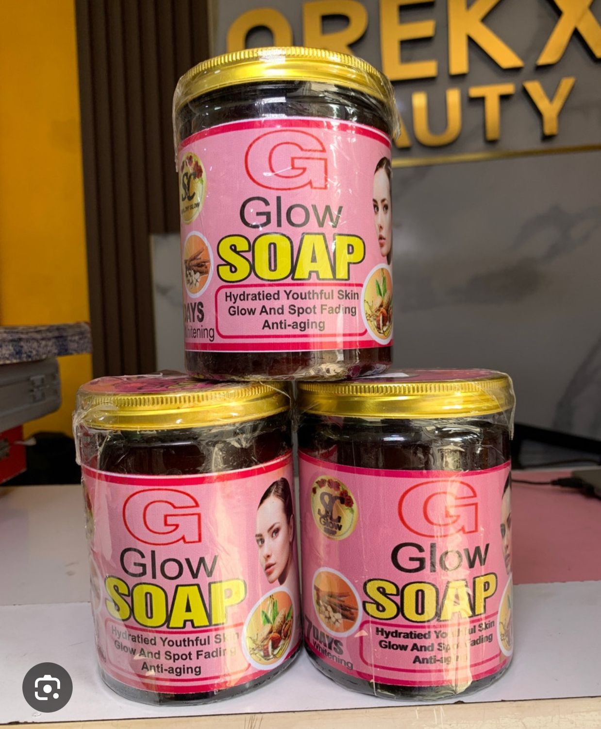 G GLOW SOAP  1pc