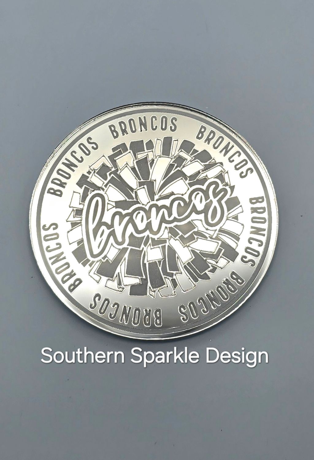 Bronco circle with pom