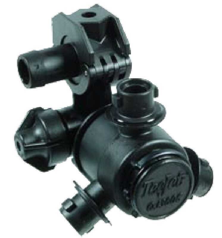TeeJet Triple Nozzle Body, 3/4&quot; Single Barb
