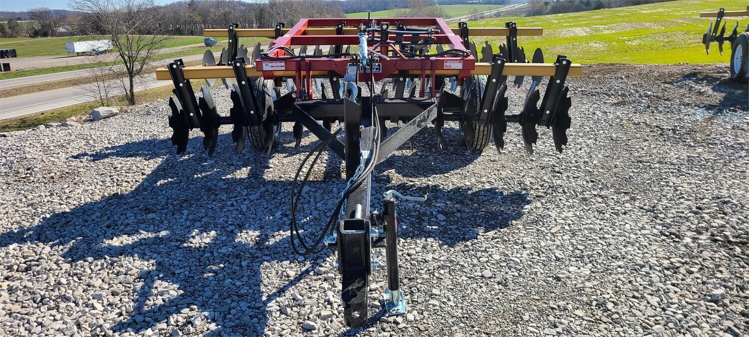 Brown Pull-Type Disc Harrow, 8&#39;11&quot;