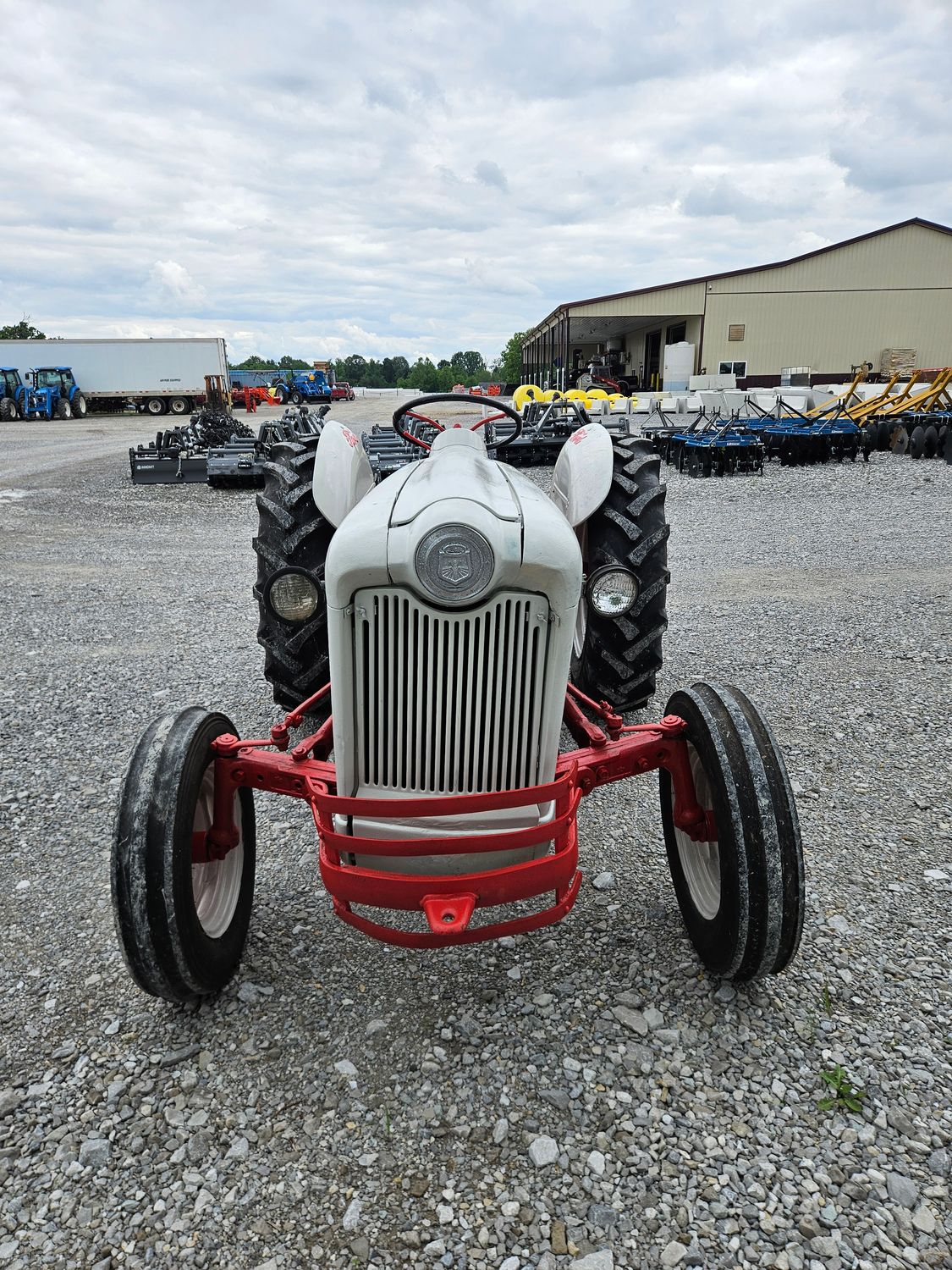 Ford Jubilee Tractor, New rear tires, rebuilt carburetor, 12V system