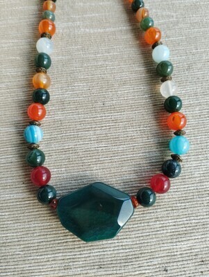 Collier multicolore en agates