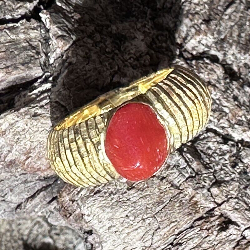 Anello in argento bagnato oro con corallo-Eliana Scognamiglio